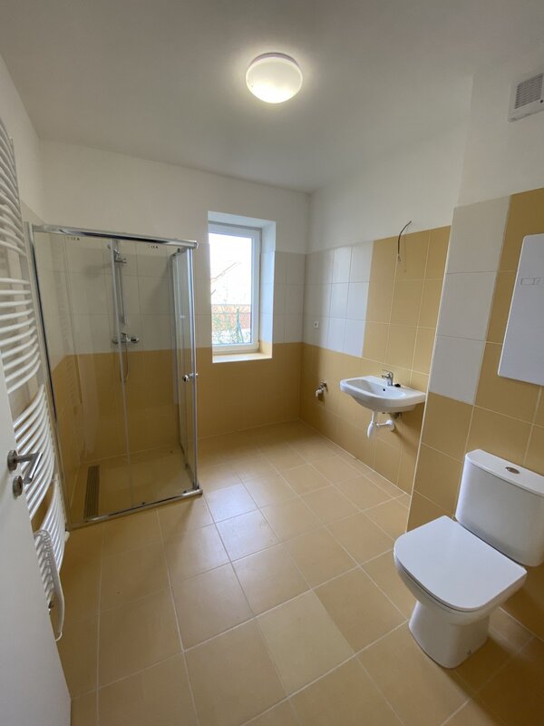 PRONÁJEM NOVÉHO BYTU 1+KK, U AREÁLU, TÁBOR