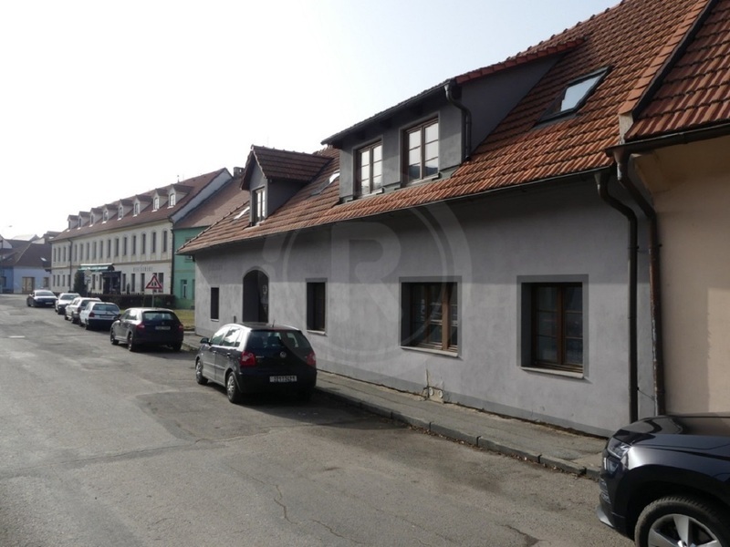 PRODEJ BYTOVÉHO DOMU SE 6 BYTY, STARÉ MĚSTO, NETOLICE