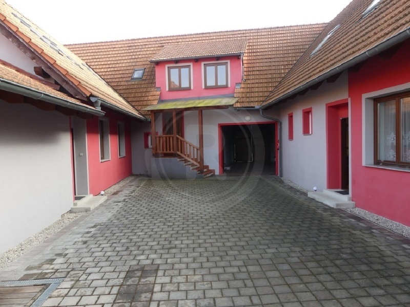 PRODEJ BYTOVÉHO DOMU SE 6 BYTY, STARÉ MĚSTO, NETOLICE