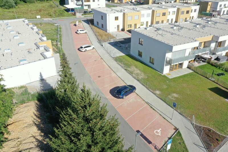 PRODEJ VENKOVNÍHO PARK. STÁNÍ Č. 15, MLADÉ, ČESKÉ BUDĚJOVICE