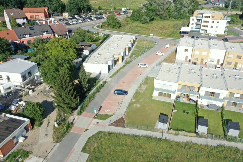 PRODEJ VENKOVNÍHO PARK. STÁNÍ Č. 15, MLADÉ, ČESKÉ BUDĚJOVICE