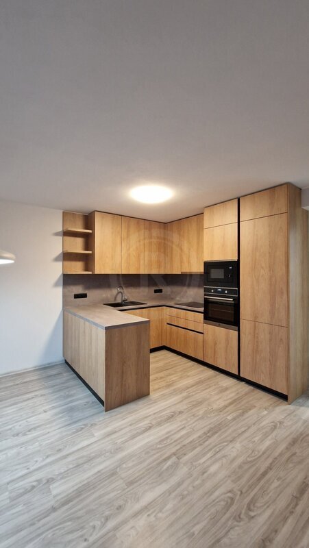 PRONÁJEM BYTU 2+KK SE ZAHRADOU, ŠROUBÁRENSKÁ, Č. BUDĚJOVICE