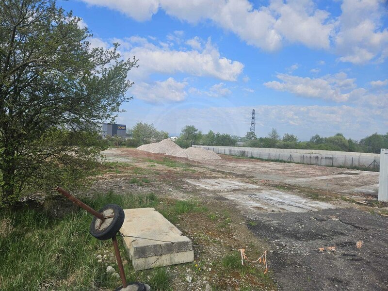 PRODEJ POZEMKŮ SE STAVEBNÍM POVOLENÍM HALY, Č. BUDĚJOVICE