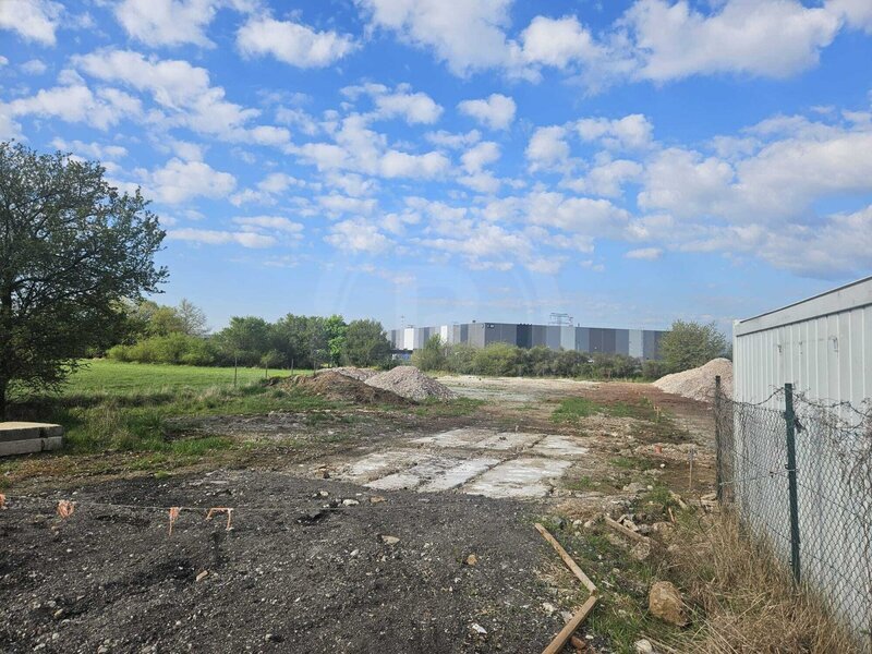 PRODEJ POZEMKŮ SE STAVEBNÍM POVOLENÍM HALY, Č. BUDĚJOVICE