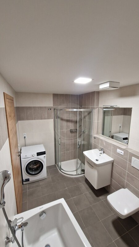 PRONÁJEM BYTU 2+KK S TERASOU, K JEZÍRKŮM, ČESKÉ BUDĚJOVICE