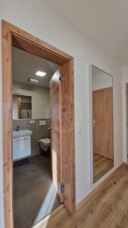 PRONÁJEM BYTU 2+KK S TERASOU, K JEZÍRKŮM, ČESKÉ BUDĚJOVICE