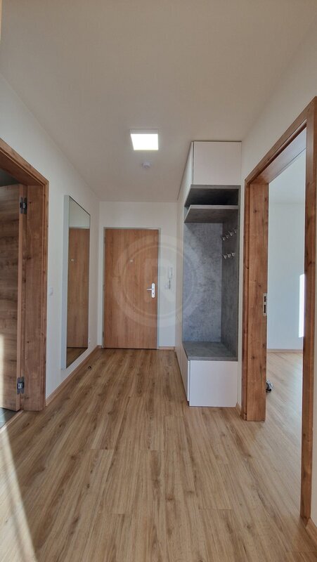 PRONÁJEM BYTU 2+KK S TERASOU, K JEZÍRKŮM, ČESKÉ BUDĚJOVICE