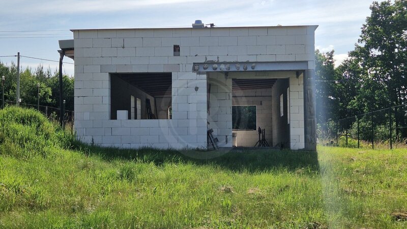 PRODEJ STAVEBNÍHO POZEMKU S ROZESTAVĚNÝM RD, DOBŘÍŠ