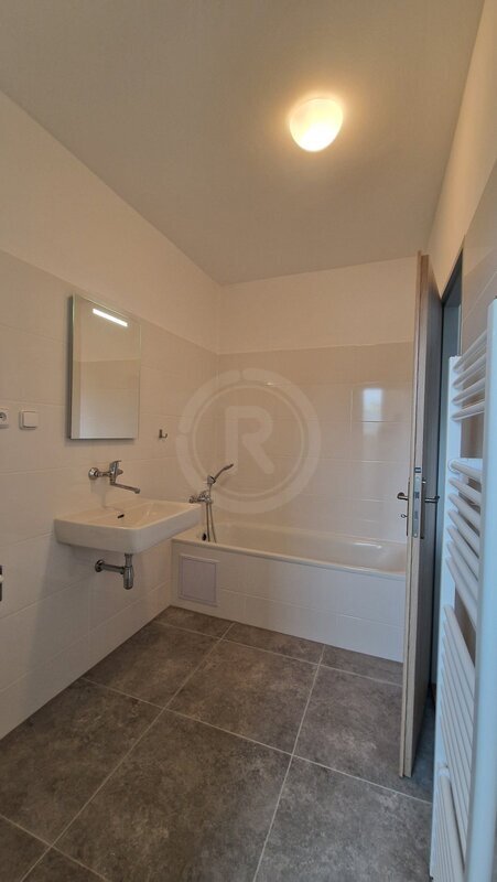 PRONÁJEM BYTU 2+KK, FRÁNI ŠRÁMKA, Č. BUDĚJOVICE