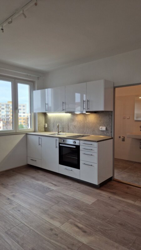 PRONÁJEM BYTU 2+KK, FRÁNI ŠRÁMKA, Č. BUDĚJOVICE