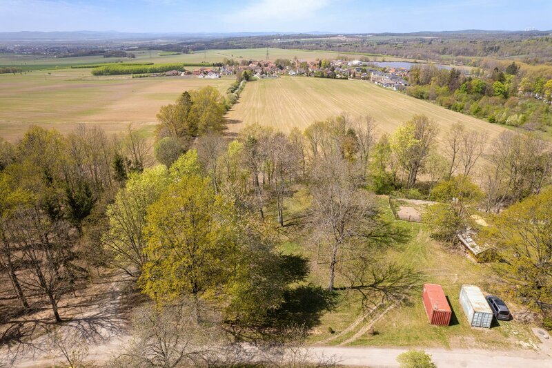 PRODEJ STAVEBNÍ PARCELY 1.980 m2 V LESOPARKU, LIBNÍČ