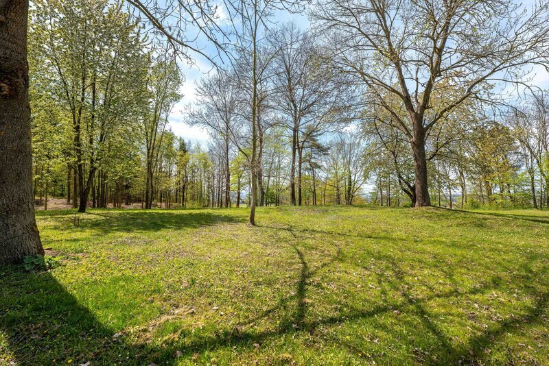 PRODEJ STAVEBNÍ PARCELY 1.980 m2 V LESOPARKU, LIBNÍČ