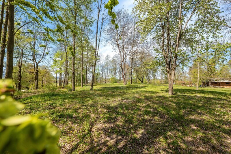 PRODEJ STAVEBNÍ PARCELY 1.980 m2 V LESOPARKU, LIBNÍČ