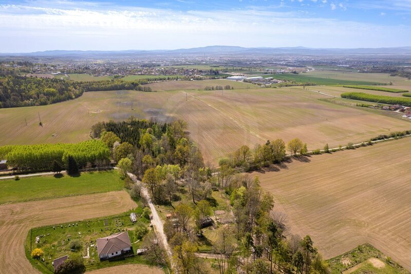 PRODEJ STAVEBNÍ PARCELY 1.980 m2 V LESOPARKU, LIBNÍČ