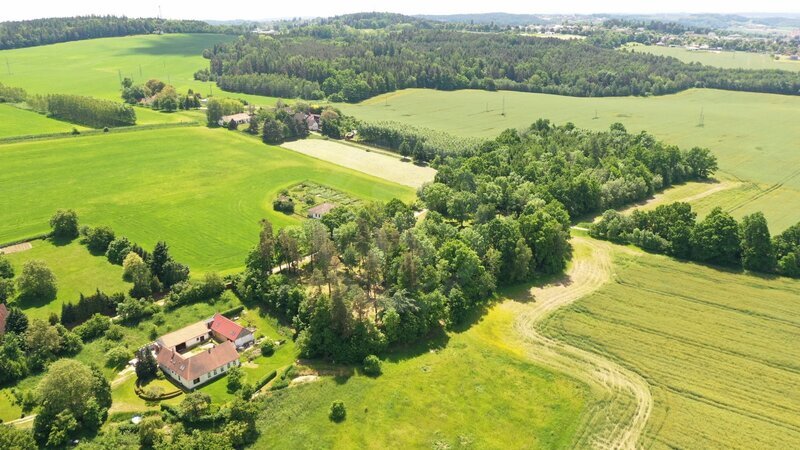 PRODEJ STAVEBNÍ PARCELY 1.980 m2 V LESOPARKU, LIBNÍČ
