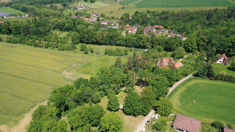 PRODEJ STAVEBNÍ PARCELY 1.980 m2 V LESOPARKU, LIBNÍČ