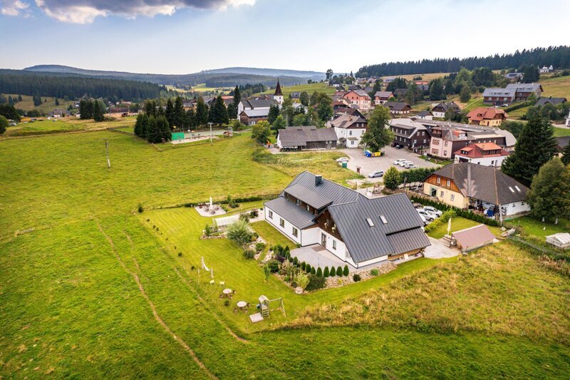 PRODEJ DOMU S UBYTOVÁNÍM A KAVÁRNOU, KVILDA