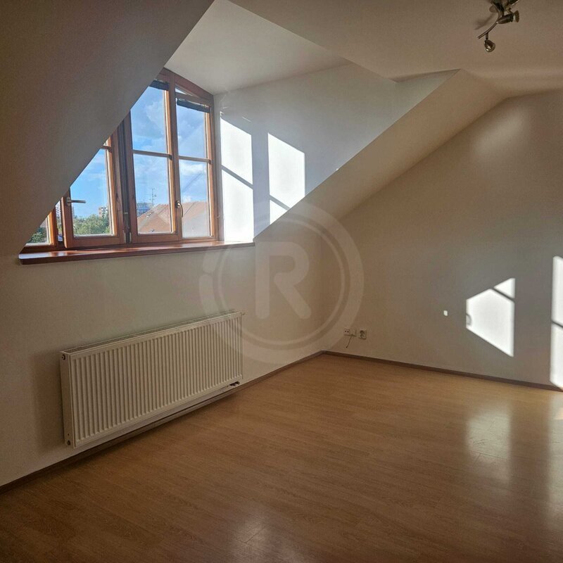 PRONÁJEM BYTU 2+KK, NA SADECH, ČESKÉ BUDĚJOVICE