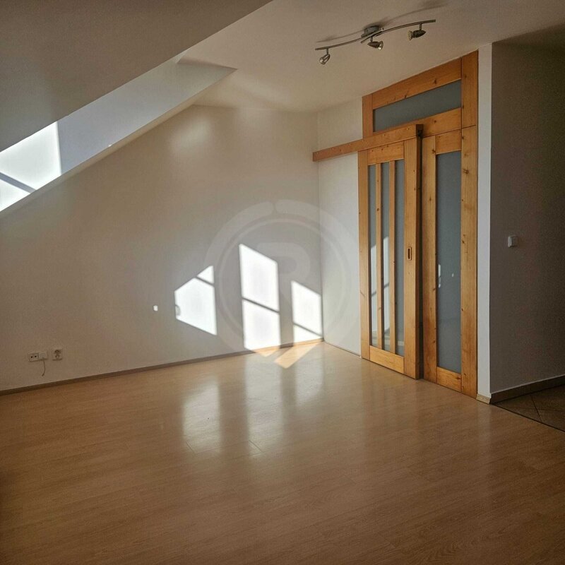 PRONÁJEM BYTU 2+KK, NA SADECH, ČESKÉ BUDĚJOVICE