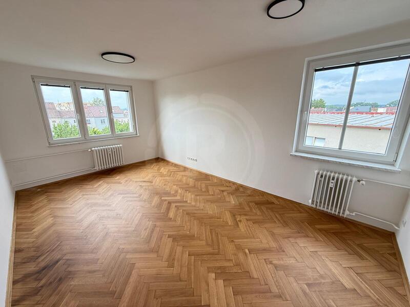 PRONÁJEM BYTU 3+1 S BALKONEM, SLUNEČNÁ, ČESKÉ BUDĚJOVICE