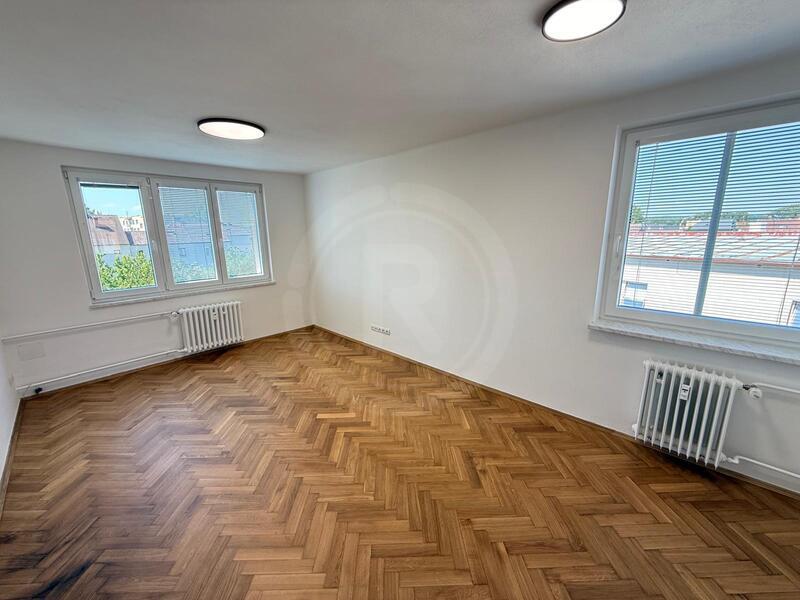 PRONÁJEM BYTU 3+1 S BALKONEM, SLUNEČNÁ, ČESKÉ BUDĚJOVICE