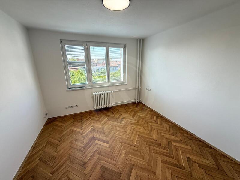 PRONÁJEM BYTU 3+1 S BALKONEM, SLUNEČNÁ, ČESKÉ BUDĚJOVICE