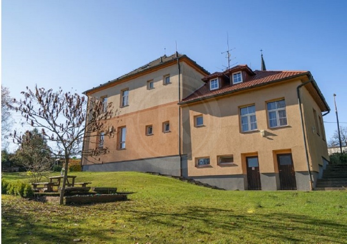 PRODEJ BYTU 2+KK, SVĚTLÍK, LIPENSKO, OKR. ČESKÝ KRUMLOV