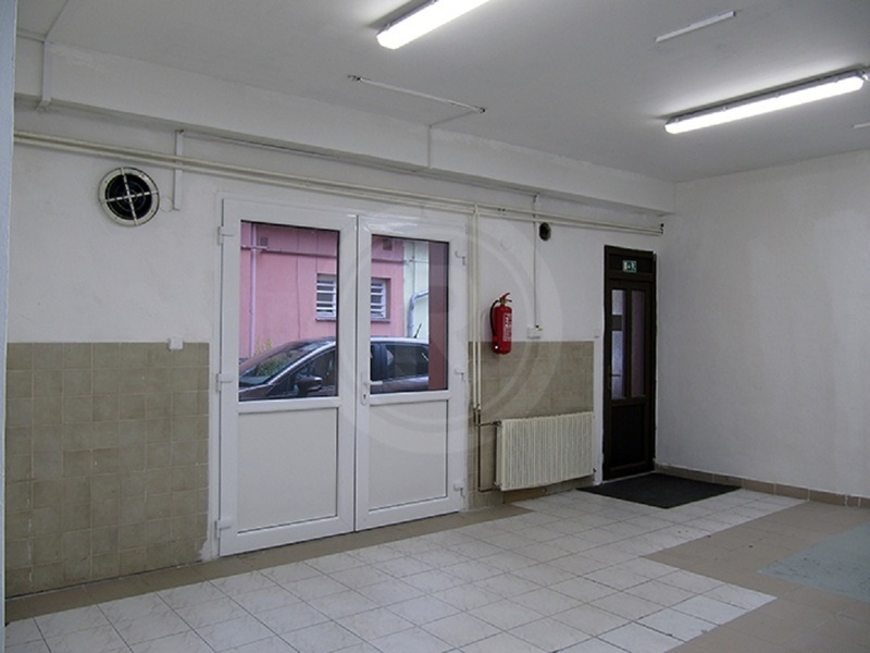 PRONÁJEM OBCHODNÍHO PROSTORU, LANNOVA TŘ., ČB