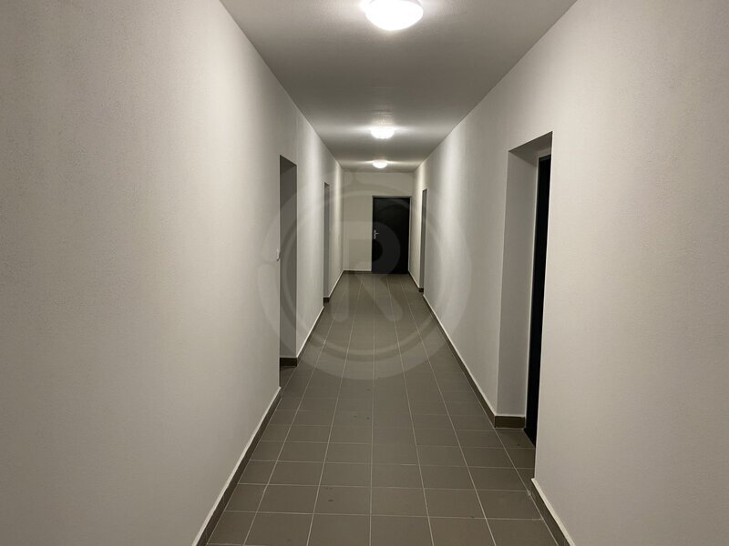 PRODEJ PŘÍZEMNÍHO BYTU 1+KK, U AREÁLU, TÁBOR