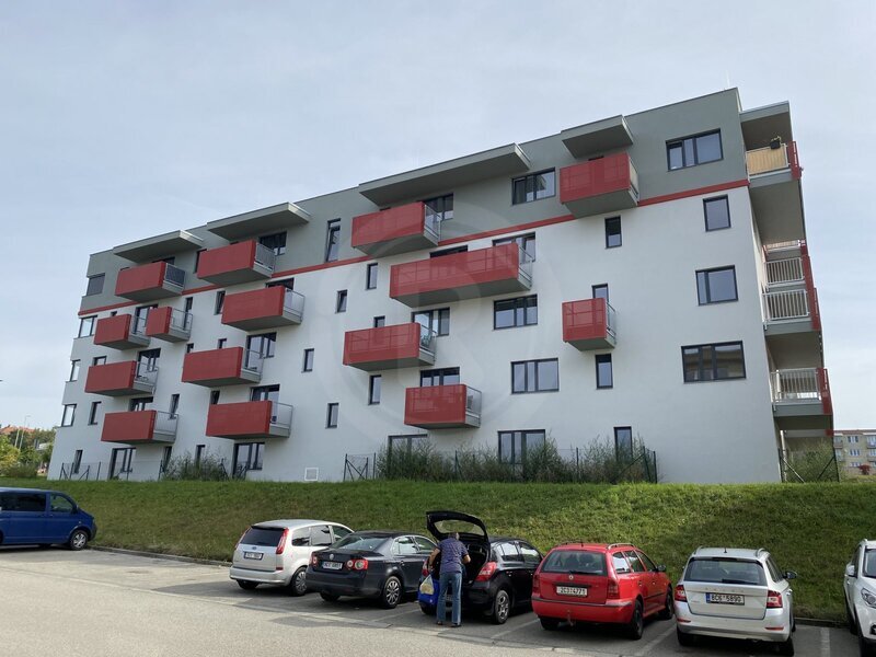 PRODEJ PŘÍZEMNÍHO BYTU 1+KK, U AREÁLU, TÁBOR