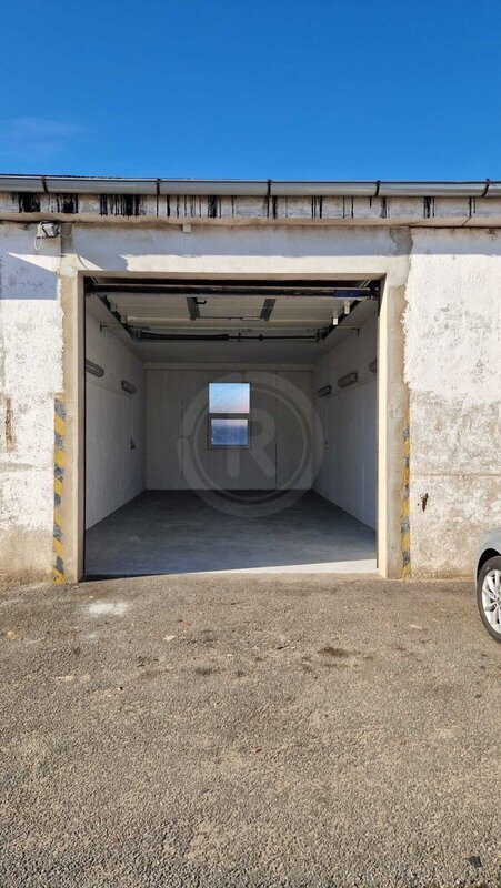 PRONÁJEM ZDĚNÉ GARÁŽE 38 M2, DOBROVODSKÁ, ČESKÉ BUDĚJOVICE