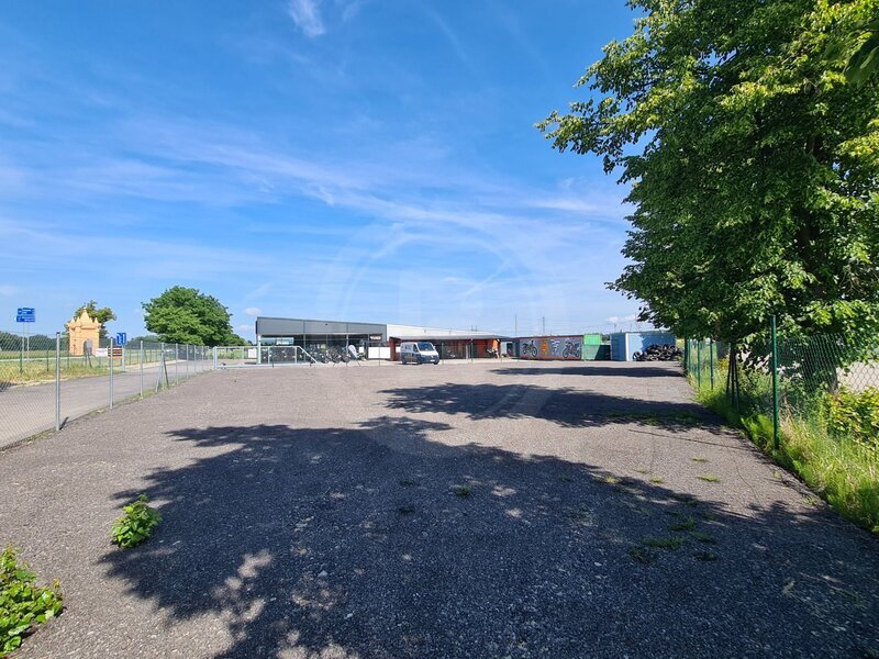 PRONÁJEM ZPEVNĚNÉ PLOCHY 900 M2, ČEŠNOVICE U ČB