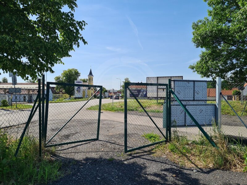 PRONÁJEM ZPEVNĚNÉ PLOCHY 900 M2, ČEŠNOVICE U ČB