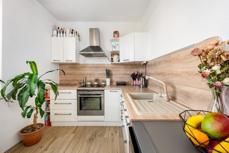 PRODEJ BYTU 3+1 S BALKONEM, LHENICKÁ, ČESKÉ BUDĚJOVICE