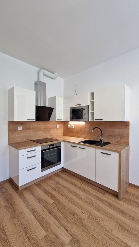 PRONÁJEM MODERNÍHO BYTU 2+KK, LIPENSKÁ, ČESKÉ BUDĚJOVICE
