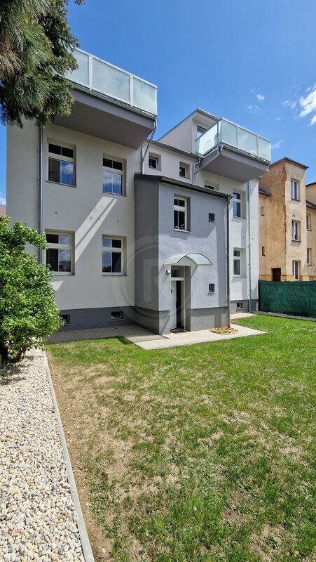 PRONÁJEM MODERNÍHO BYTU 2+KK, LIPENSKÁ, ČESKÉ BUDĚJOVICE