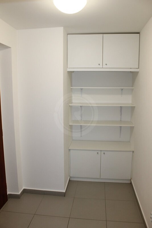 PRONÁJEM BYTU 2+KK S BALKONEM A PARKOVÁNÍM, HUSOVA TŘ., ČB