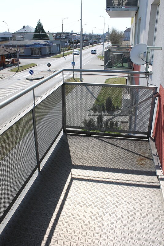 PRONÁJEM BYTU 2+KK S BALKONEM A PARKOVÁNÍM, HUSOVA TŘ., ČB
