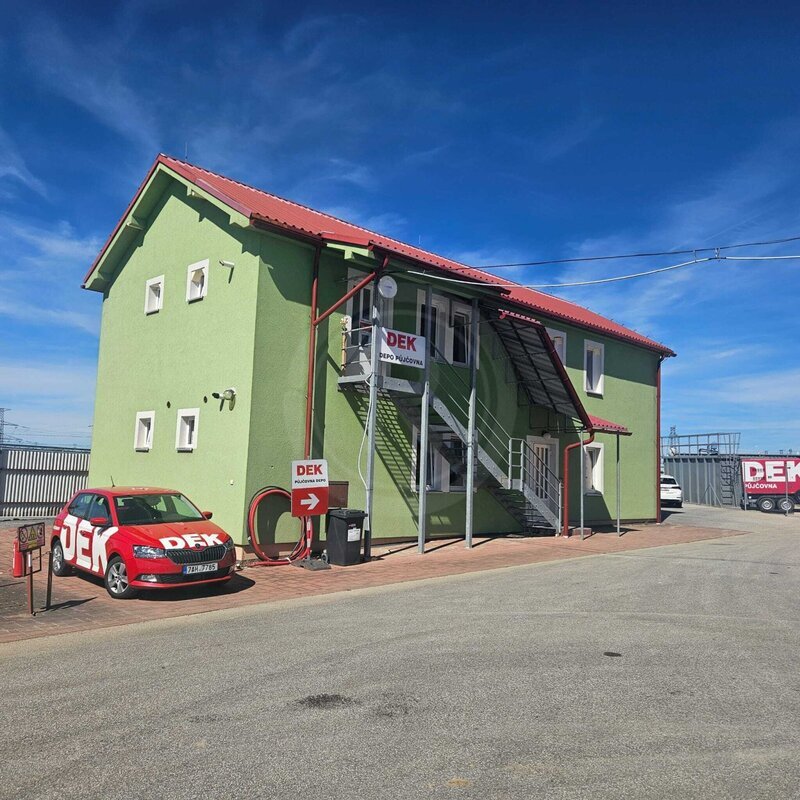 PRONÁJEM ASFALTOVÉ PLOCHY 2.500 M2, OKRUŽNÍ, HŮRY U ČB