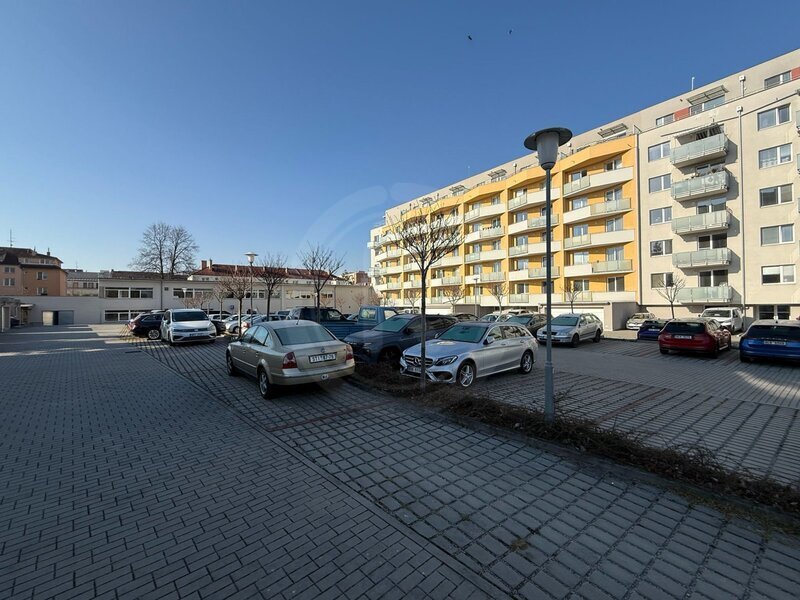 PRODEJ VENKOVNÍHO PARK. STÁNÍ, JÍROVCOVA, Č. BUDĚJOVICE