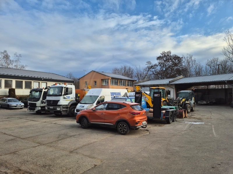 PRONÁJEM HALY/SERVISU, BORŠOV NAD VLTAVOU