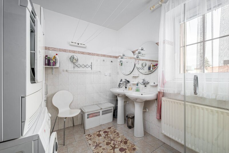 PRODEJ RODINNÉHO DOMU 4+1 S DVOUGARÁŽÍ, ROKYCANOVA, ČB