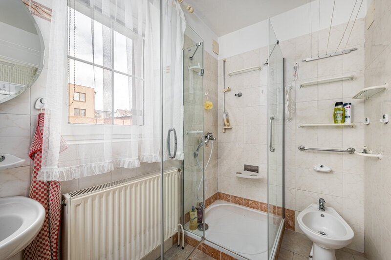 PRODEJ RODINNÉHO DOMU 4+1 S DVOUGARÁŽÍ, ROKYCANOVA, ČB