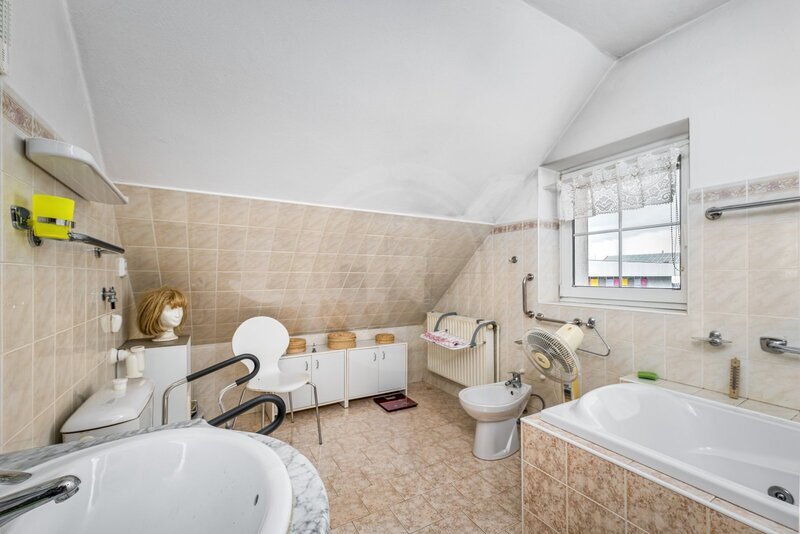 PRODEJ RODINNÉHO DOMU 4+1 S DVOUGARÁŽÍ, ROKYCANOVA, ČB