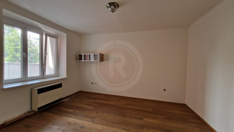 PRONÁJEM BYTU 1+1 S KOMOROU, KLARICOVA, ČESKÉ BUDĚJOVICE