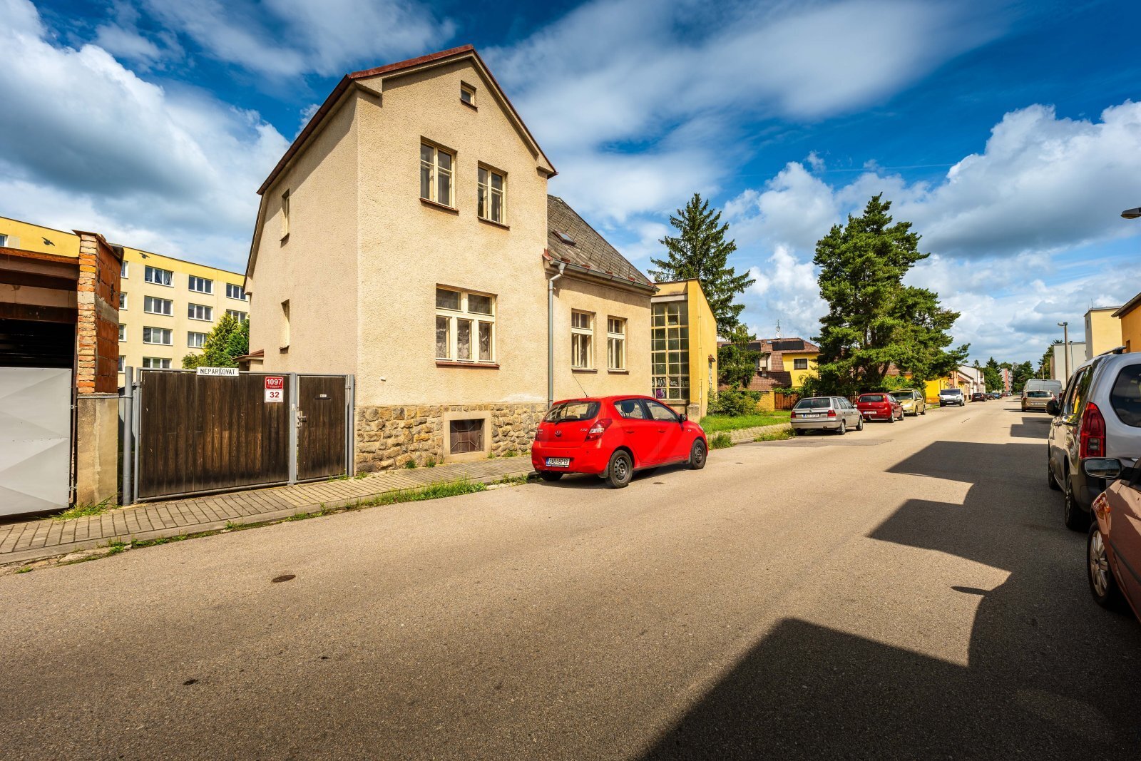 PRODEJ RODINNÉHO DOMU S GARÁŽÍ, K. LÁVIČKY, ROŽNOV, ČB
