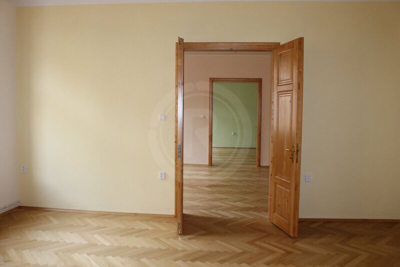 PRODEJ PROSTORNÉHO BYTU 3+1, JERONÝMOVA, ČESKÉ BUDĚJOVICE