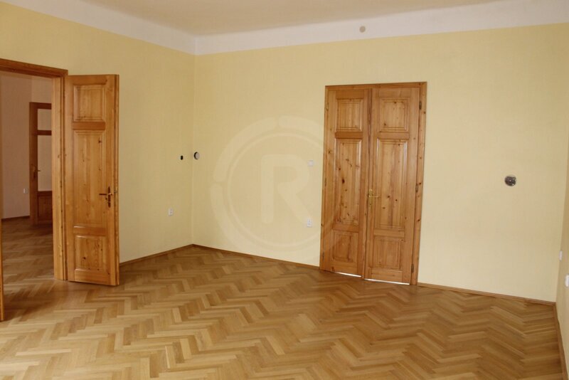 PRODEJ PROSTORNÉHO BYTU 3+1, JERONÝMOVA, ČESKÉ BUDĚJOVICE