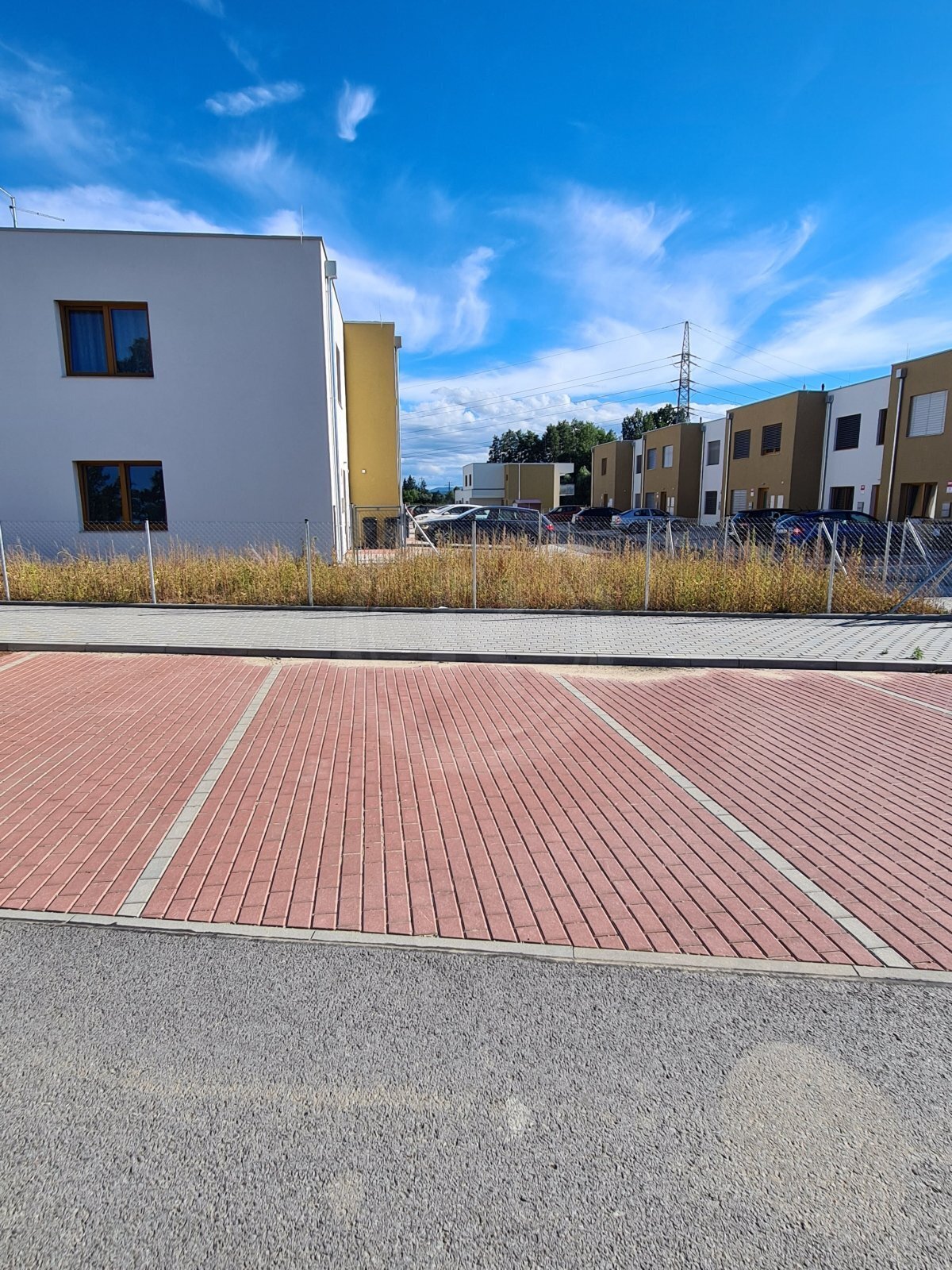 PRODEJ VENKOVNÍHO PARK. STÁNÍ Č. 18, MLADÉ, ČESKÉ BUDĚJOVICE