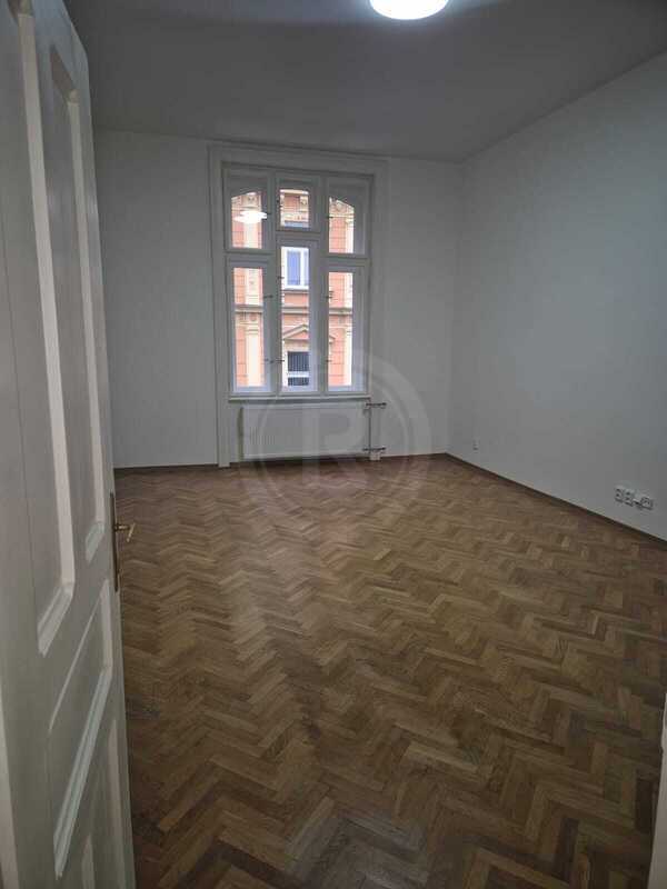 PRONÁJEM PROSTORNÉHO BYTU 3+KK, KARLA IV., ČESKÉ BUDĚJOVICE